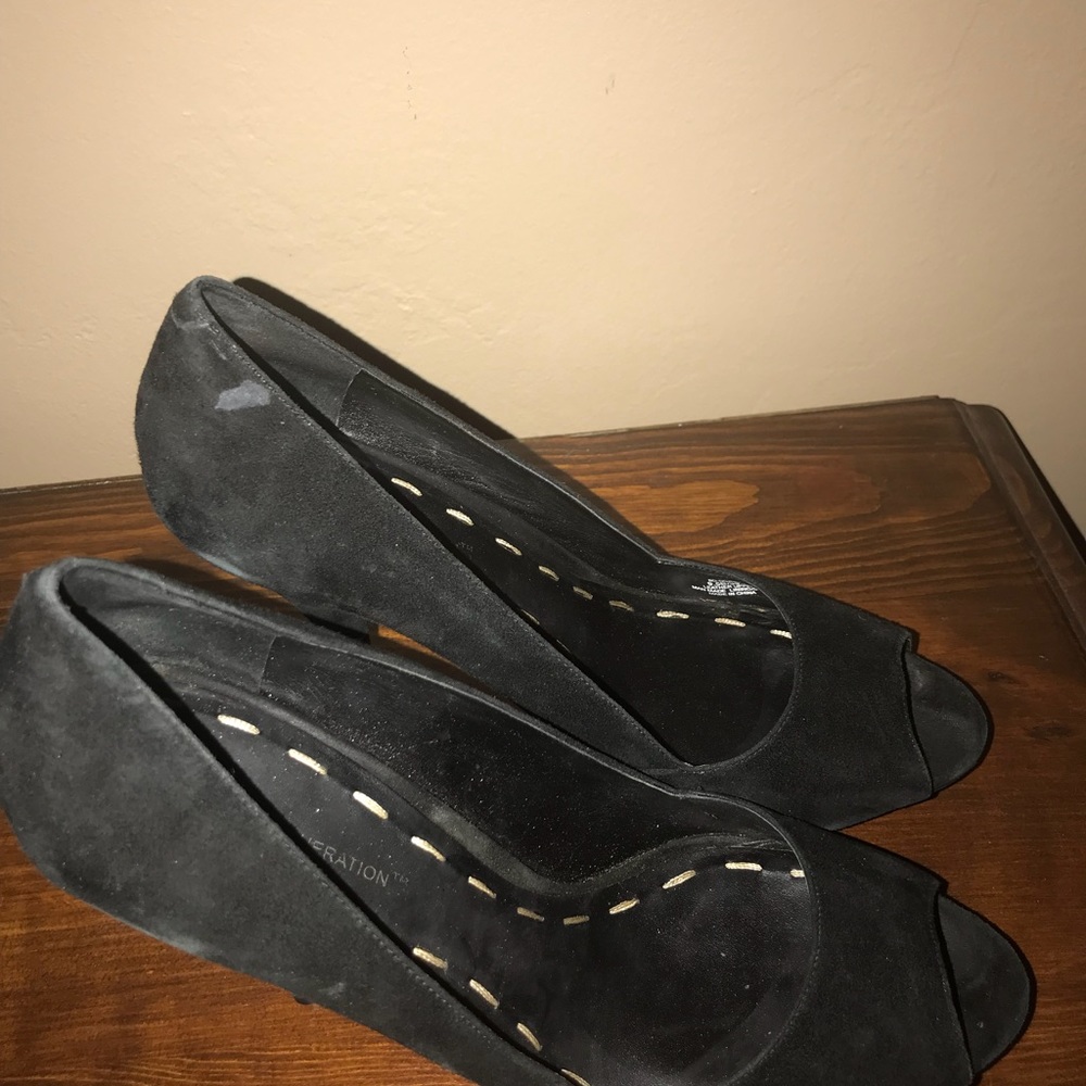Shoes - Picture 3 of 3